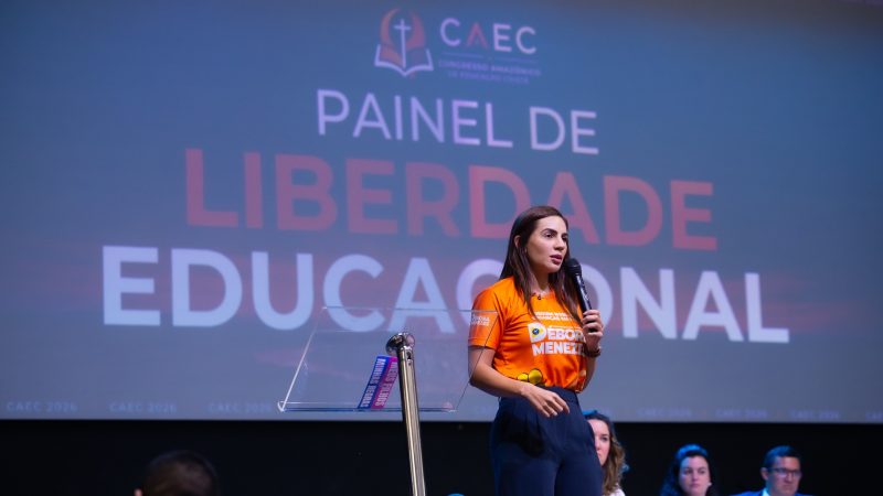 *Débora Menezes participa do Congresso Amazônico de Educação Cristã e reafirma defesa da autonomia das famílias na formação dos filhos*
