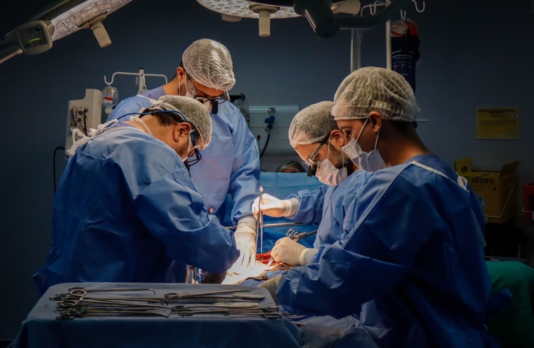 *Hospital Delphina Aziz realiza três transplantes em um único dia e reforça capacidade da rede estadual de alta complexidade*
