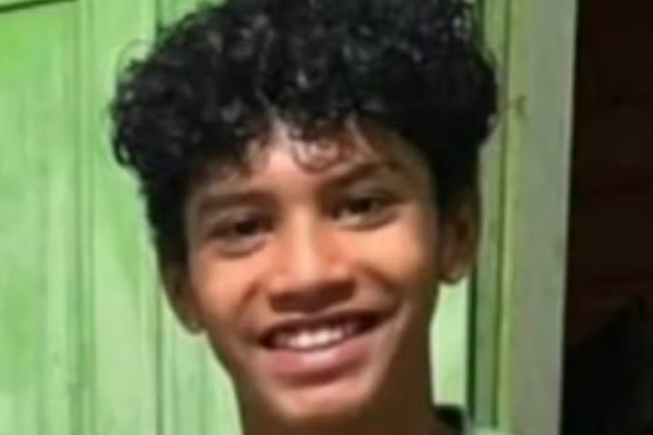 Adolescente desaparece após ser empurrado em rio durante atividade escolar em Barreirinha