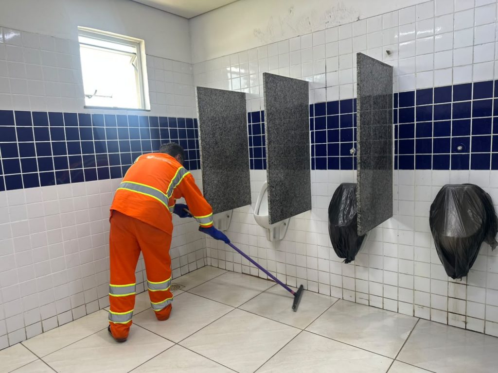 Após furtos até de vasos sanitários, Prefeitura testa novo modelo em terminal de Manaus
