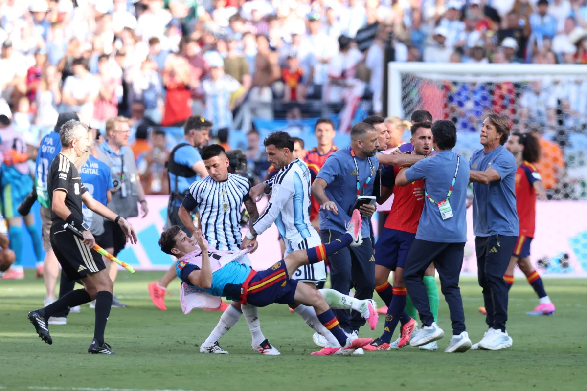 Fifa abre investigação contra a Argentina após confusão e agressões na final da Copa do Mundo