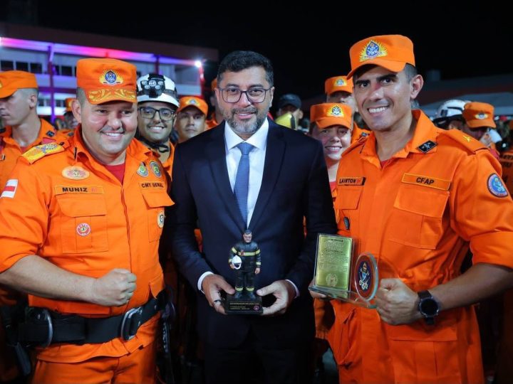 Wilson celebra 150 anos do Corpo de Bombeiros do Amazonas com maior ampliação da história da corporação no estado