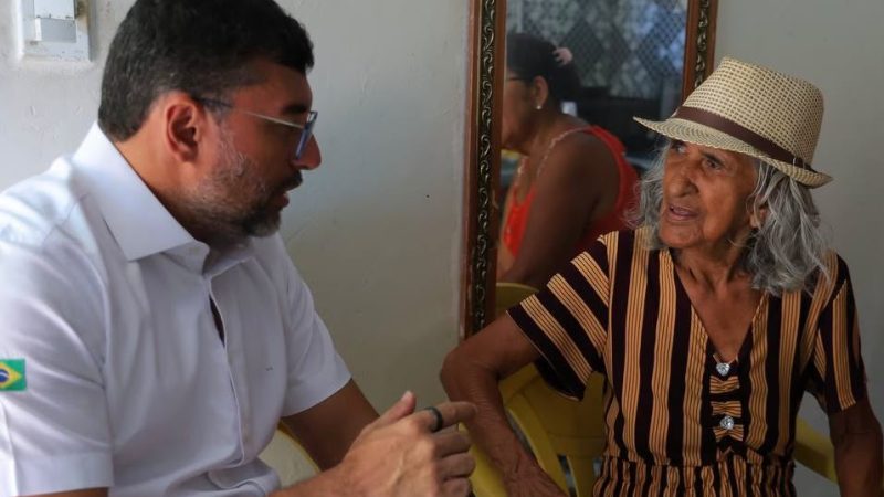Mutirão de catarata criado por Wilson Lima devolve a visão e transforma rotina de idosa de 84 anos