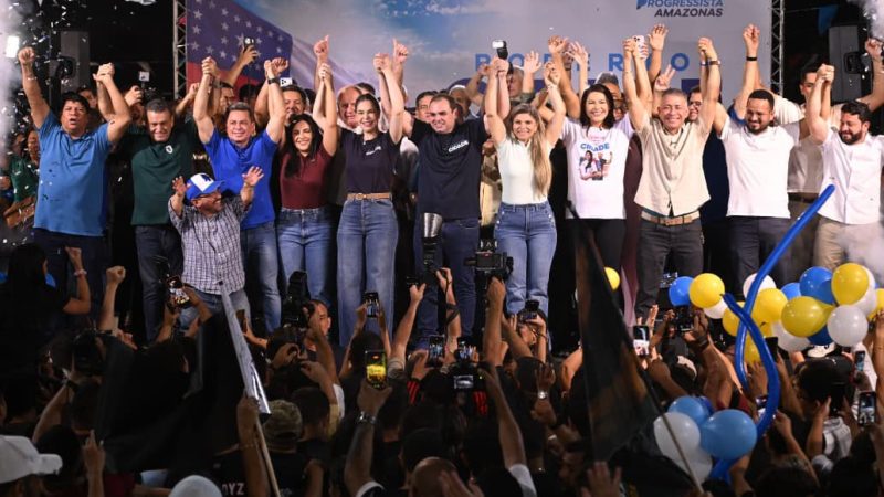 Não vou me curvar à velha política”, diz Roberto Cidade ao reunir multidão na zona Sul de Manaus