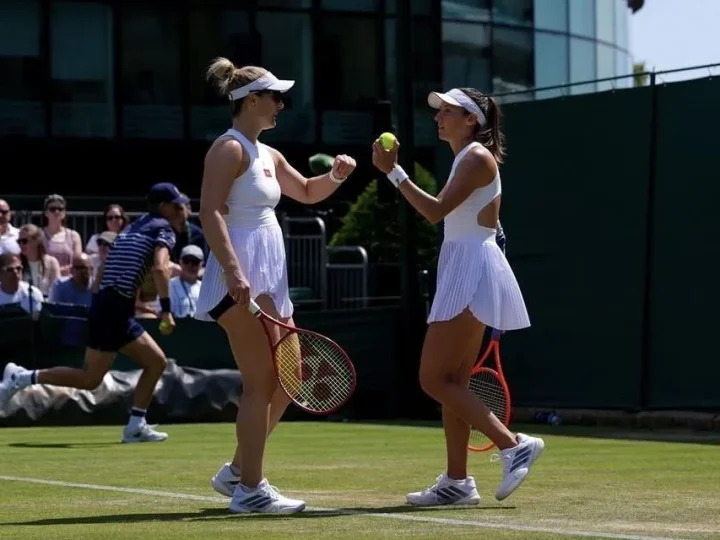 Stefani avança pela 1ª vez à final de duplas femininas de Wimbledon
