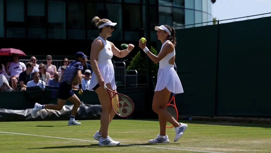 Stefani avança pela 1ª vez à final de duplas femininas de Wimbledon