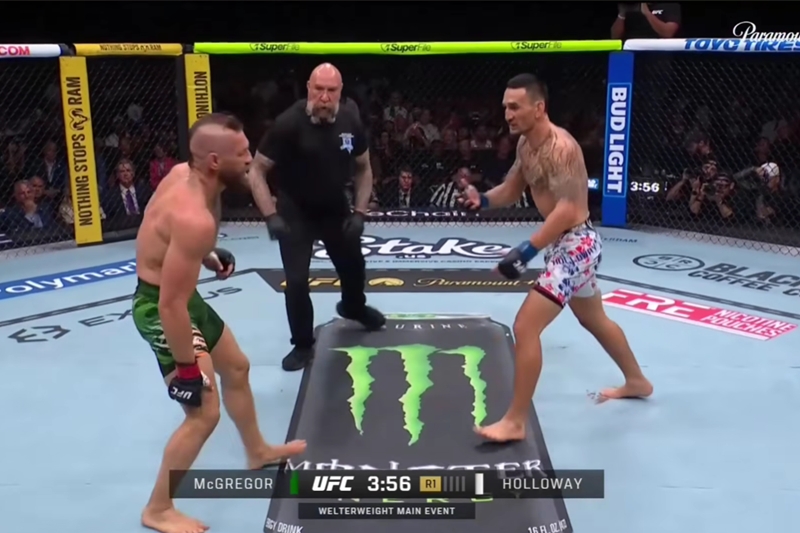 McGregor retorna ao UFC após cinco anos, mas perde com 69 segundos para Holloway
