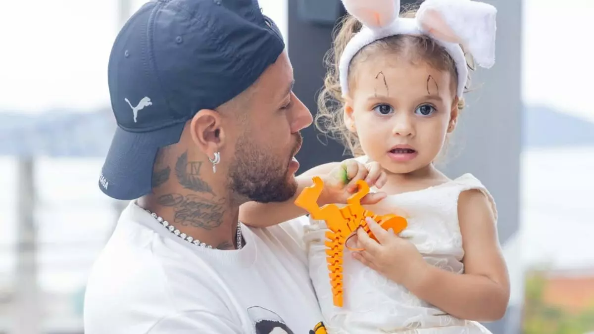 Em meio à Copa, Neymar comemora aniversário de 2 anos da filha Helena com declaração especial