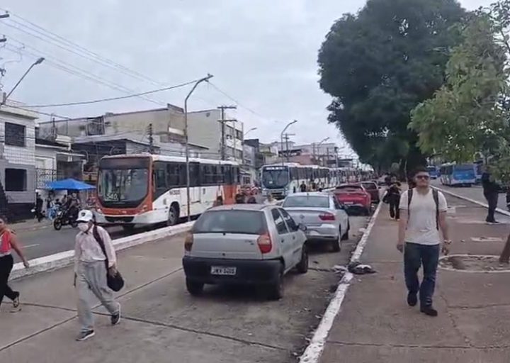 Juiz dá 24 horas para sindicato confirmar pagamento de salário a rodoviários