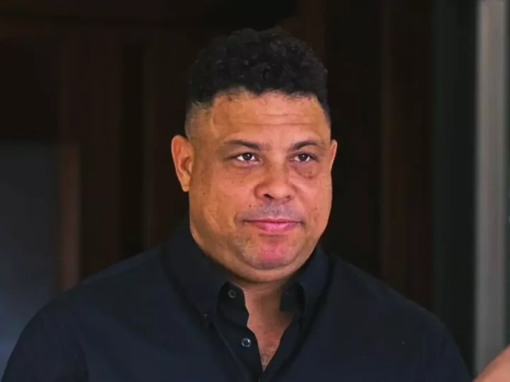 Ronaldo Fenômeno reúne pais, esposa, quatro filhos e futura nora em raro registro de família