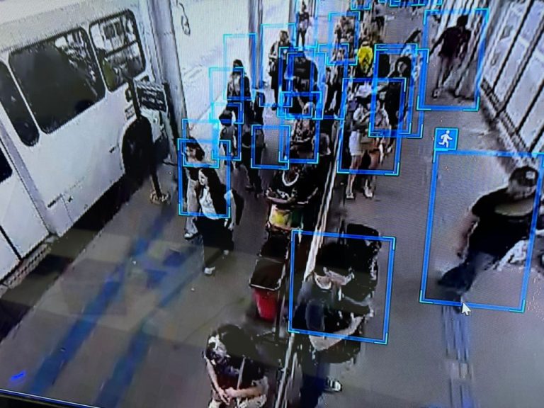 Tecnologia contra o crime: Prefeitura de Manaus amplia uso de inteligência artificial e reconhecimento facial nos terminais de ônibus
