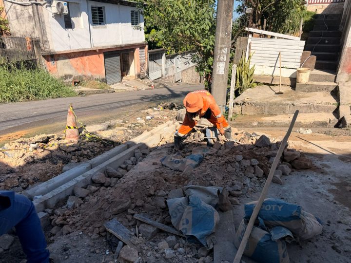 Prefeitura de Manaus reforça infraestrutura no bairro Petrópolis com obra preventiva de drenagem que protege vias e moradores