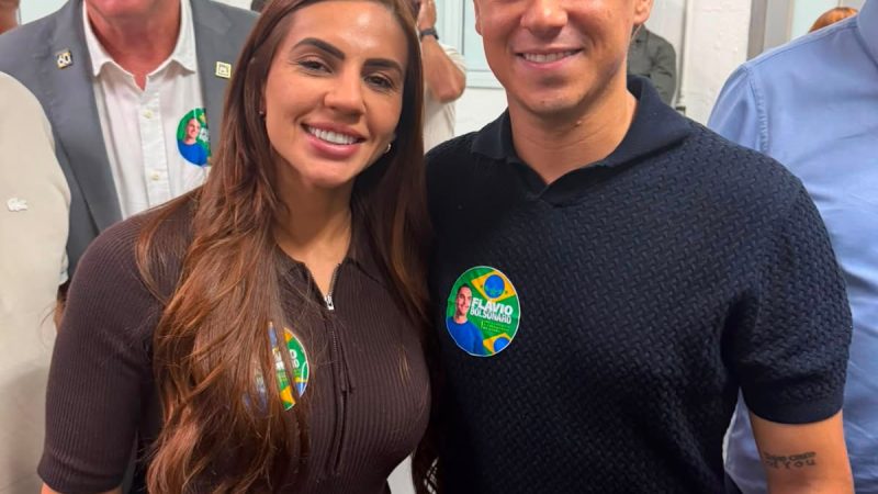 Débora Menezes representa o Amazonas na terceira edição do Seminário Nacional de Comunicação do PL, no Rio de Janeiro, organizado por Flávio Bolsonaro