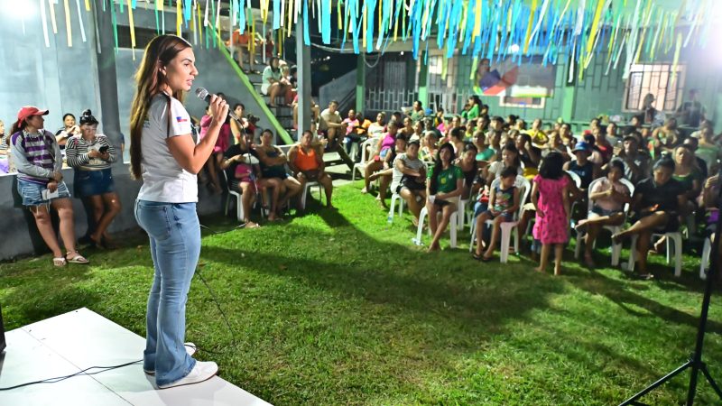Em uma só noite, Débora Menezes percorre São Raimundo, Armando Mendes e Alvorada para prestar contas do mandato e ouvir moradores