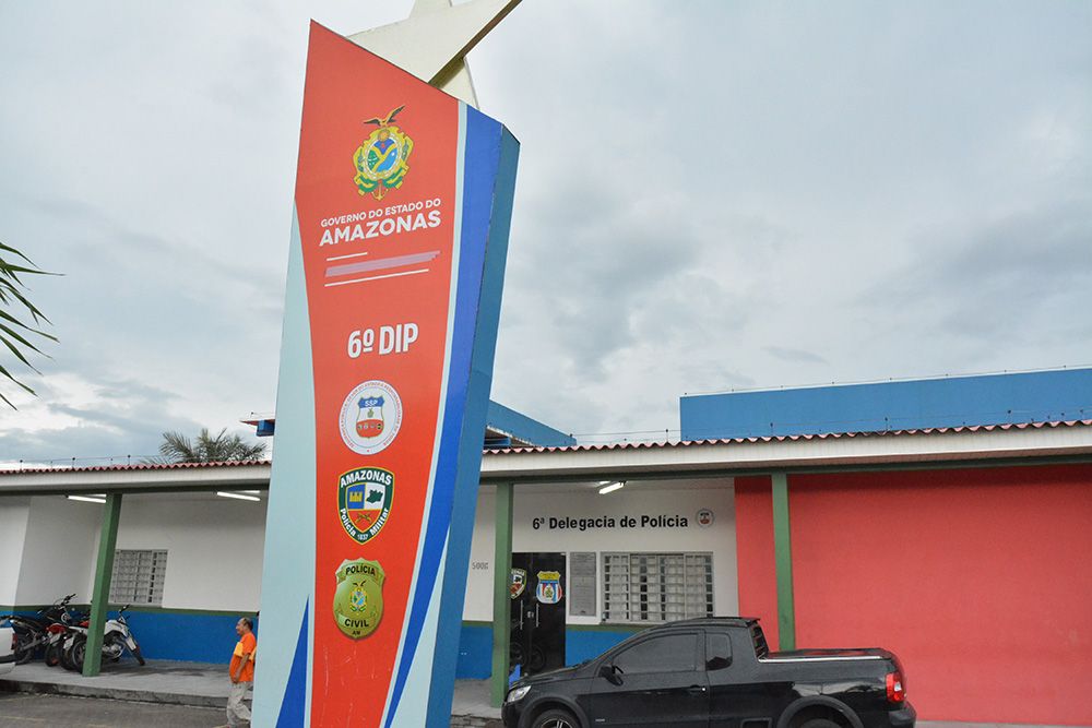 Homem tenta esfaquear funcionário ao ser flagrado furtando loja em Manaus