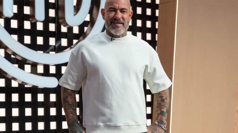 Henrique Fogaça deixa bancada do MasterChef. Quem entra?