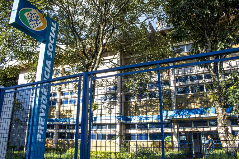 Medida provisória abre novo crédito orçamentário para ressarcir descontos indevidos em benefícios do INSS