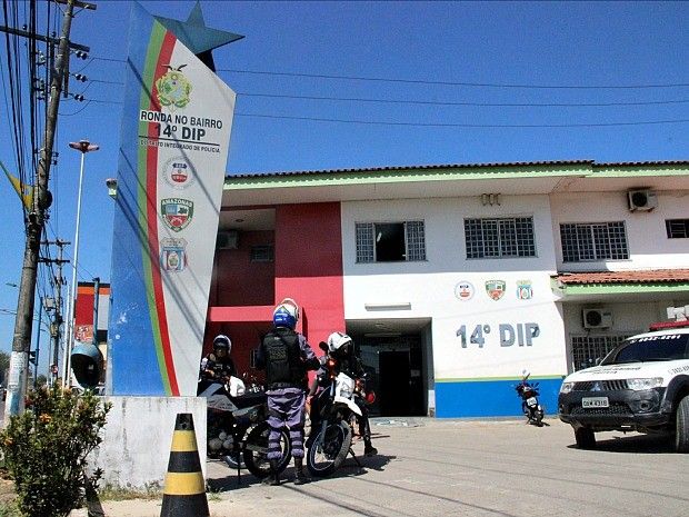 Homem é preso em Manaus após vizinha denunciar importunação sexual ao voltar da igreja