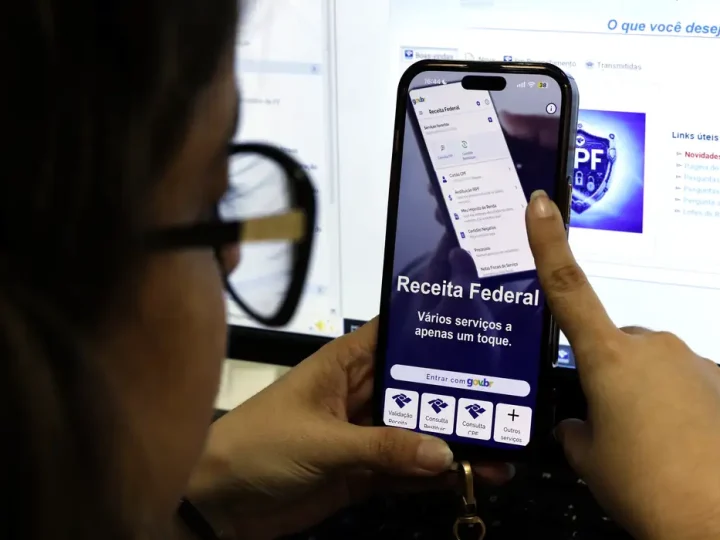 Receita paga nesta sexta-feira terceiro lote de restituição do IR 2026