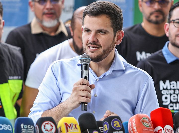 Prefeito Renato Junior faz apelo à população para combater descarte irregular de lixo e reduzir alagamentos em Manaus