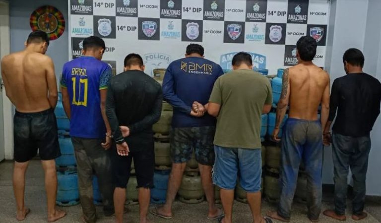 Sete homens são presos suspeitos de furtar 68 botijões de gás de cozinha em Manaus