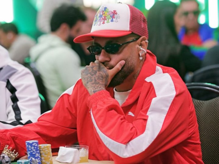 Neymar rebate críticas por disputar torneios de pôquer