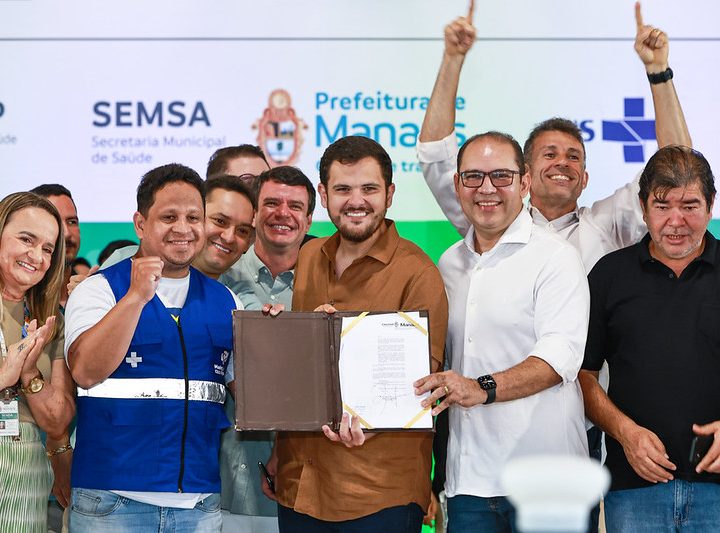 Prefeito Renato Junior celebra formação de mais de mil agentes de saúde e sanciona lei de progressão histórica para servidores da Semsa