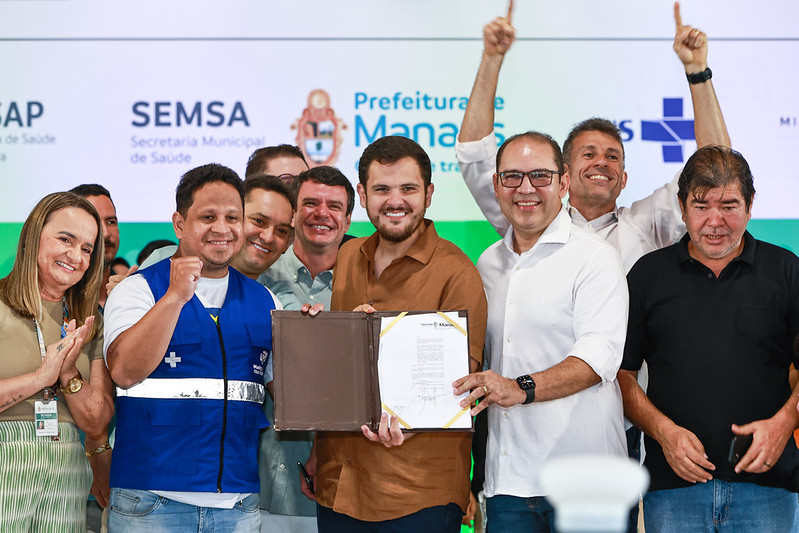 Prefeito Renato Junior celebra formação de mais de mil agentes de saúde e sanciona lei de progressão histórica para servidores da Semsa