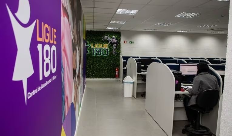 Congresso aprova medidas de divulgação em massa do Ligue 180