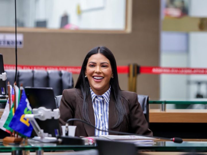 Mayra Dias encerra primeiro semestre de 2026 com mais de 140 proposições e 16 leis sancionadas