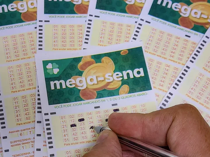 Mega-Sena sorteia prêmio acumulado de R$ 165 milhões neste domingo