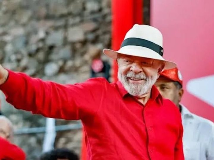 PT oficializa Lula como candidato à Presidência pela 7ª vez