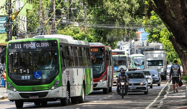 Quantidade de documentos atrasa laudo sobre contas do transporte público