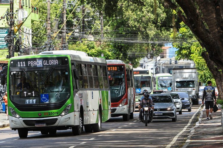 Quantidade de documentos atrasa laudo sobre contas do transporte público