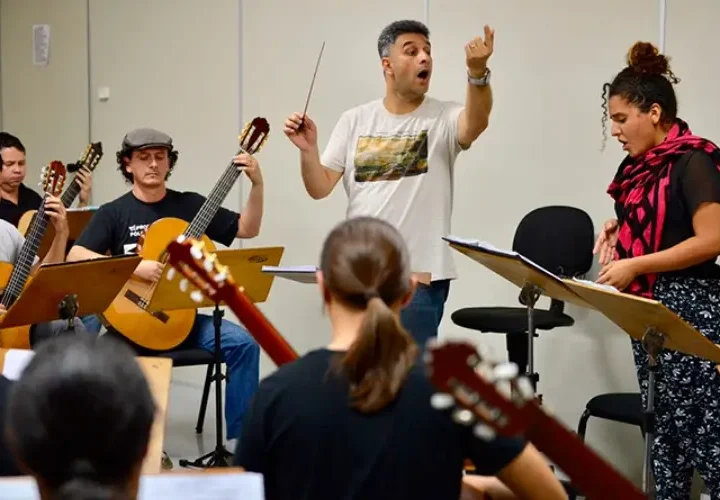 Cultura: Orquestras de violões apresentam concerto “Brasilidades” nesta terça no Teatro Amazonas