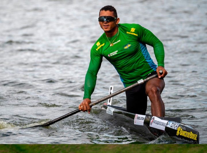 Isaquias Queiroz conquista medalha de ouro no Mundial de Canoagem