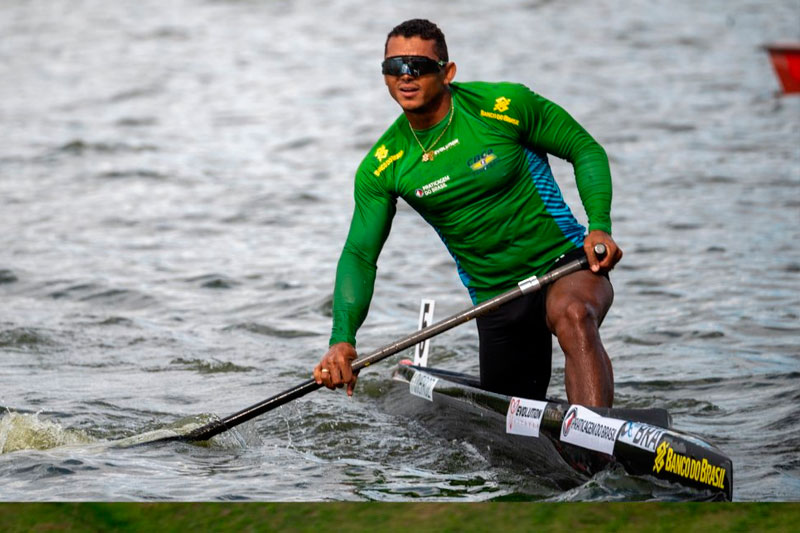 Isaquias Queiroz conquista medalha de ouro no Mundial de Canoagem