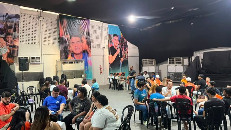 Jovens participam da construção do plano de governo de David Almeida