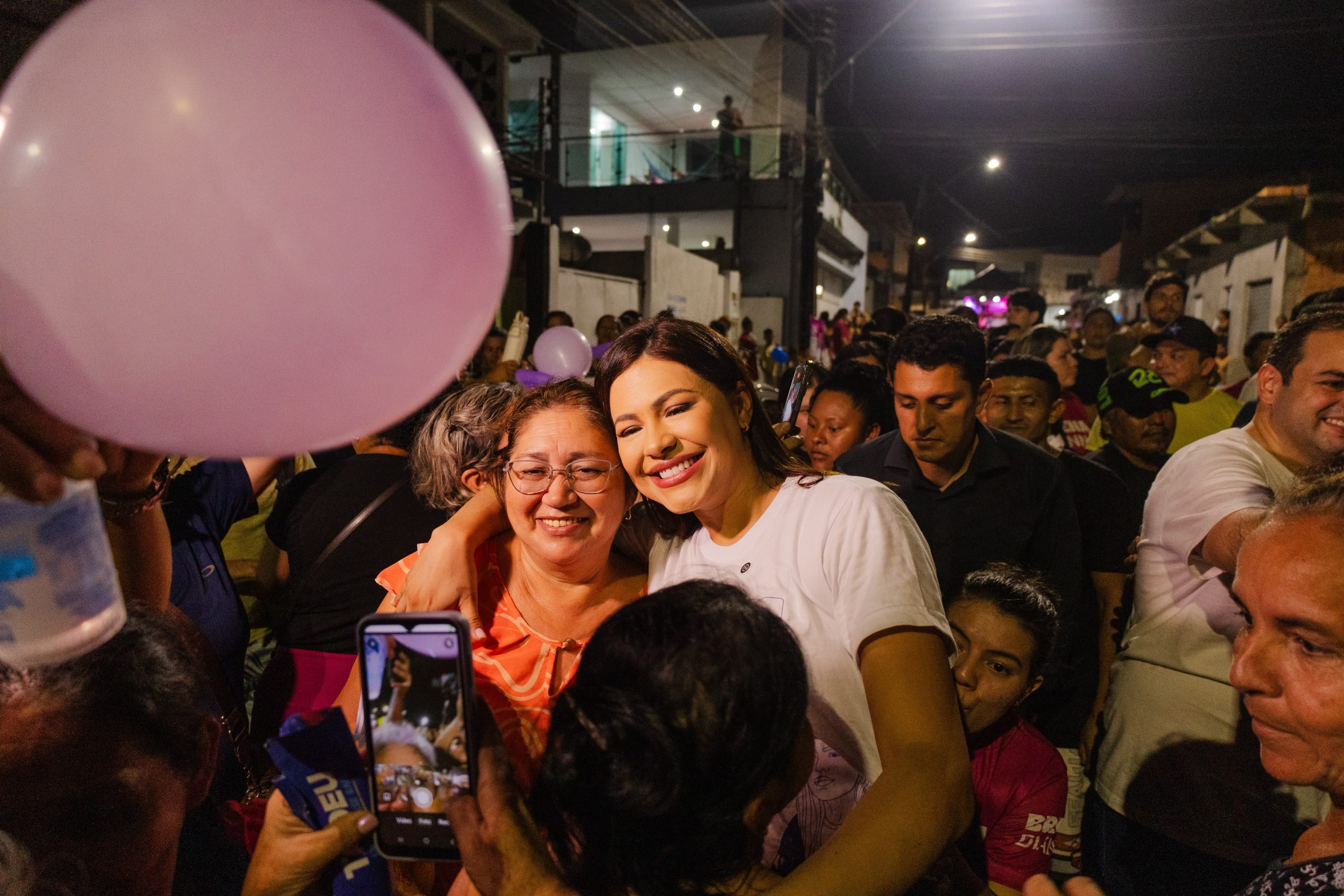 Brena Dianá aposta no diálogo com as comunidades e reúne mais de mil pessoas no Armando Mendes, em Manaus