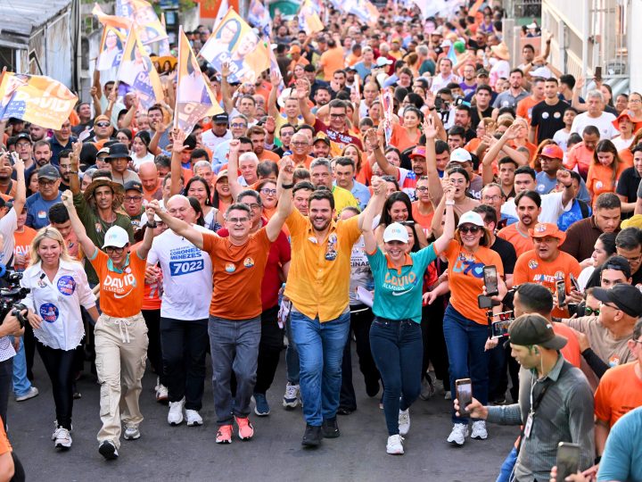 Todas as minhas campanhas vitoriosas começaram aqui”, afirma David em primeira caminhada no Morro da Liberdade