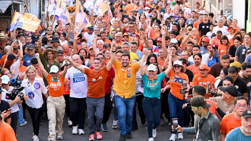 Todas as minhas campanhas vitoriosas começaram aqui”, afirma David em primeira caminhada no Morro da Liberdade