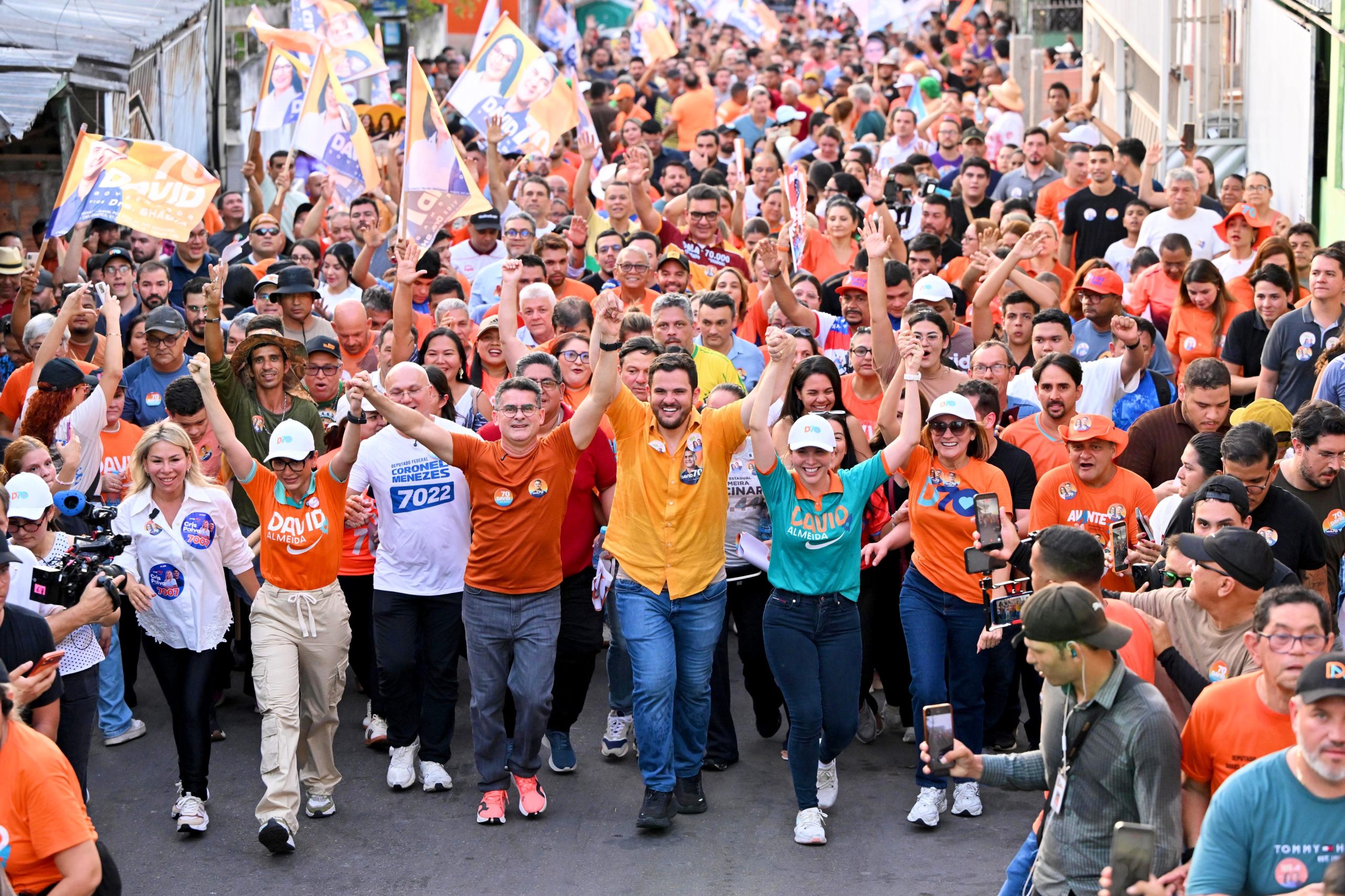 Todas as minhas campanhas vitoriosas começaram aqui”, afirma David em primeira caminhada no Morro da Liberdade