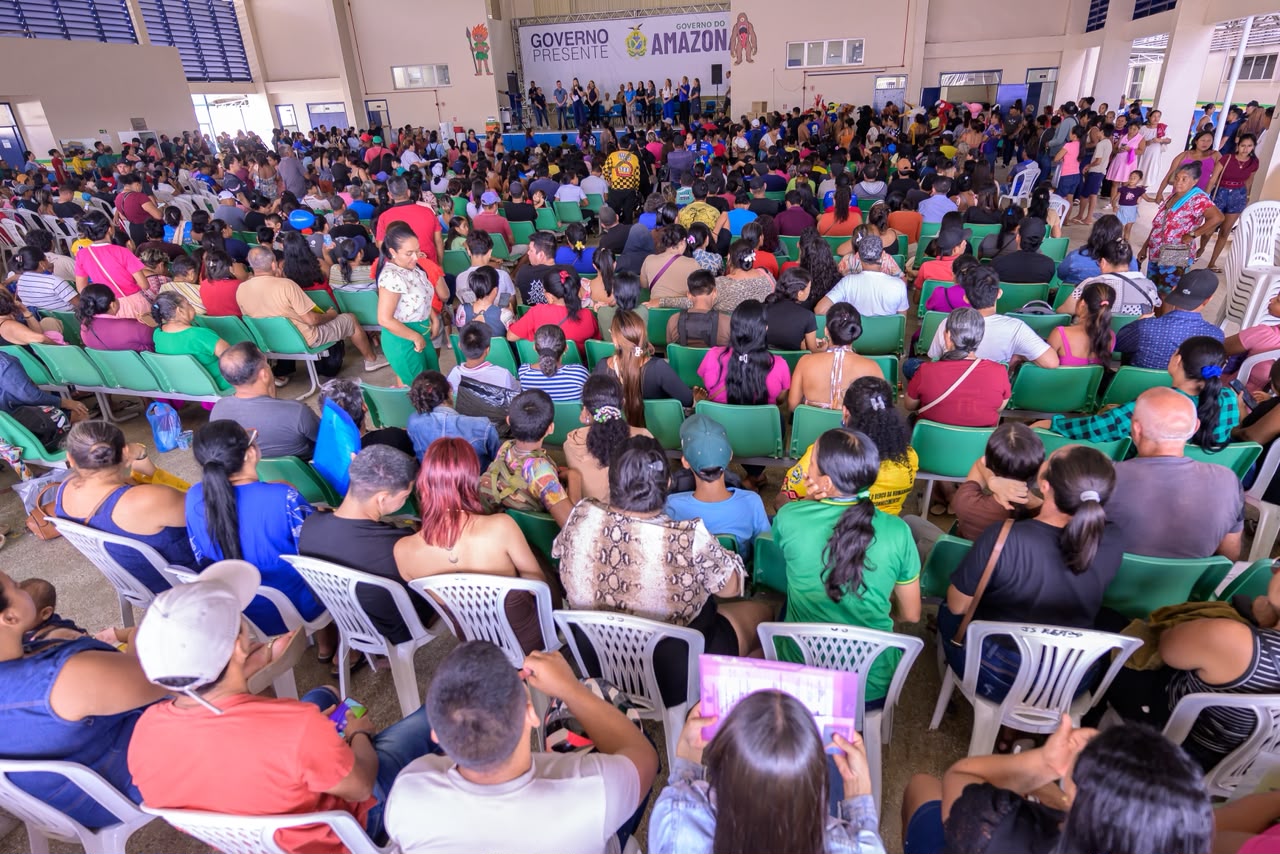 Primeira-dama Thaisa Cidade acompanha Governo Presente com serviços de saúde, assistência social e cidadania em Tefé