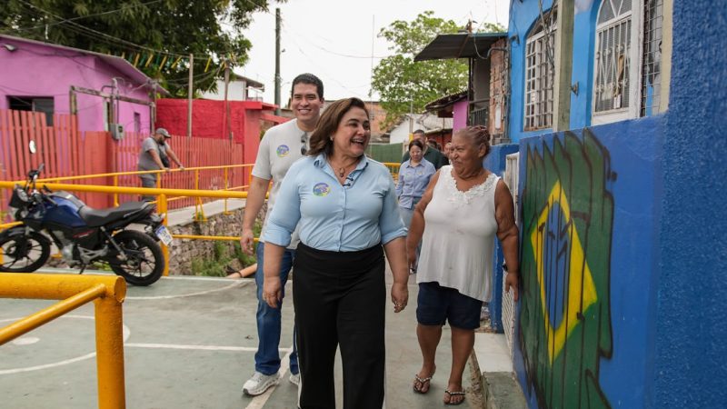 Professora Maria visita projeto social e apresenta propostas para a economia sustentável