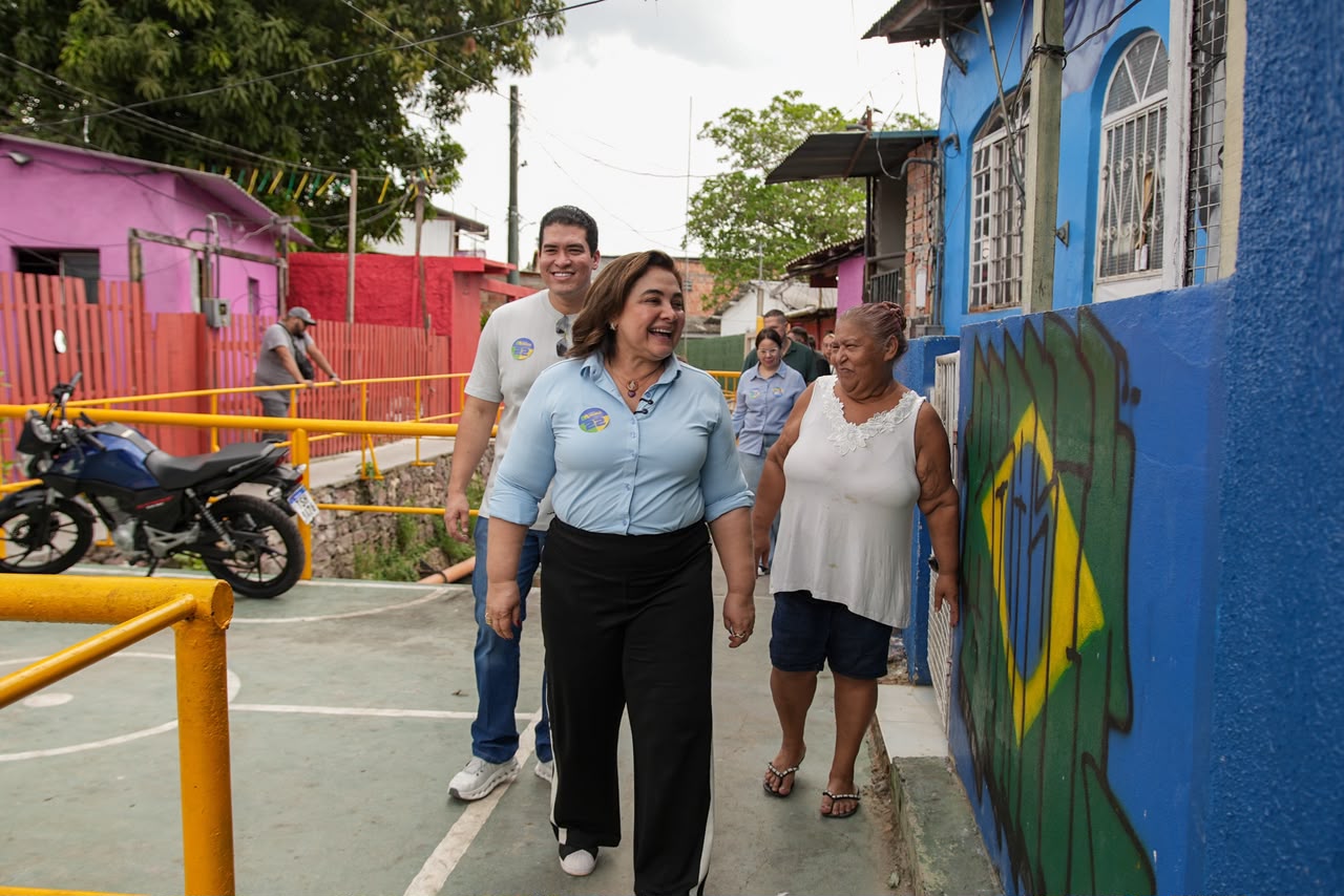 Professora Maria visita projeto social e apresenta propostas para a economia sustentável