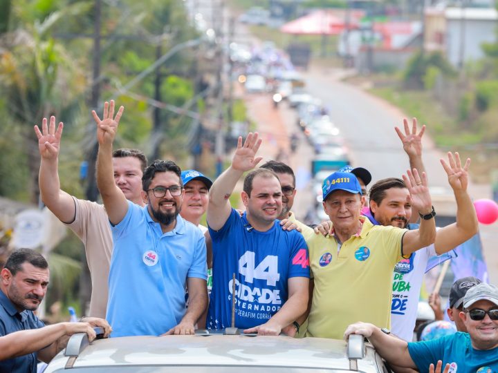 Adjuto Afonso participa de carreata em Iranduba ao lado de Roberto Cidade