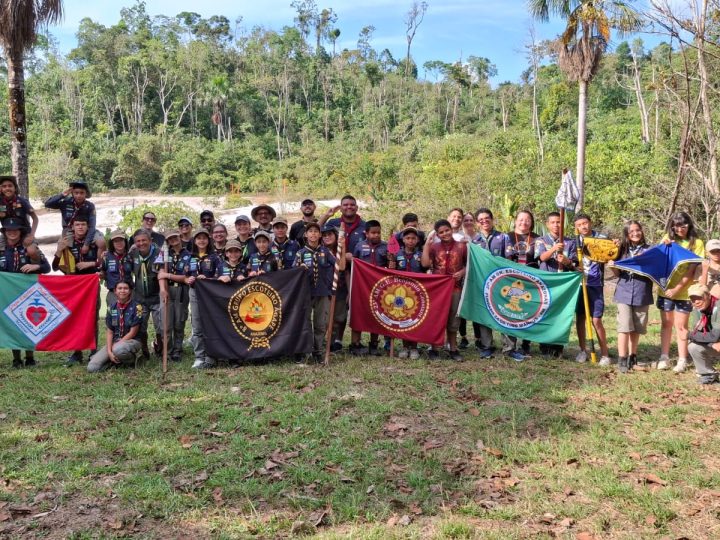 Escoteiros do Amazonas reúnem mais de 100 jovens em acampamento na AM-010