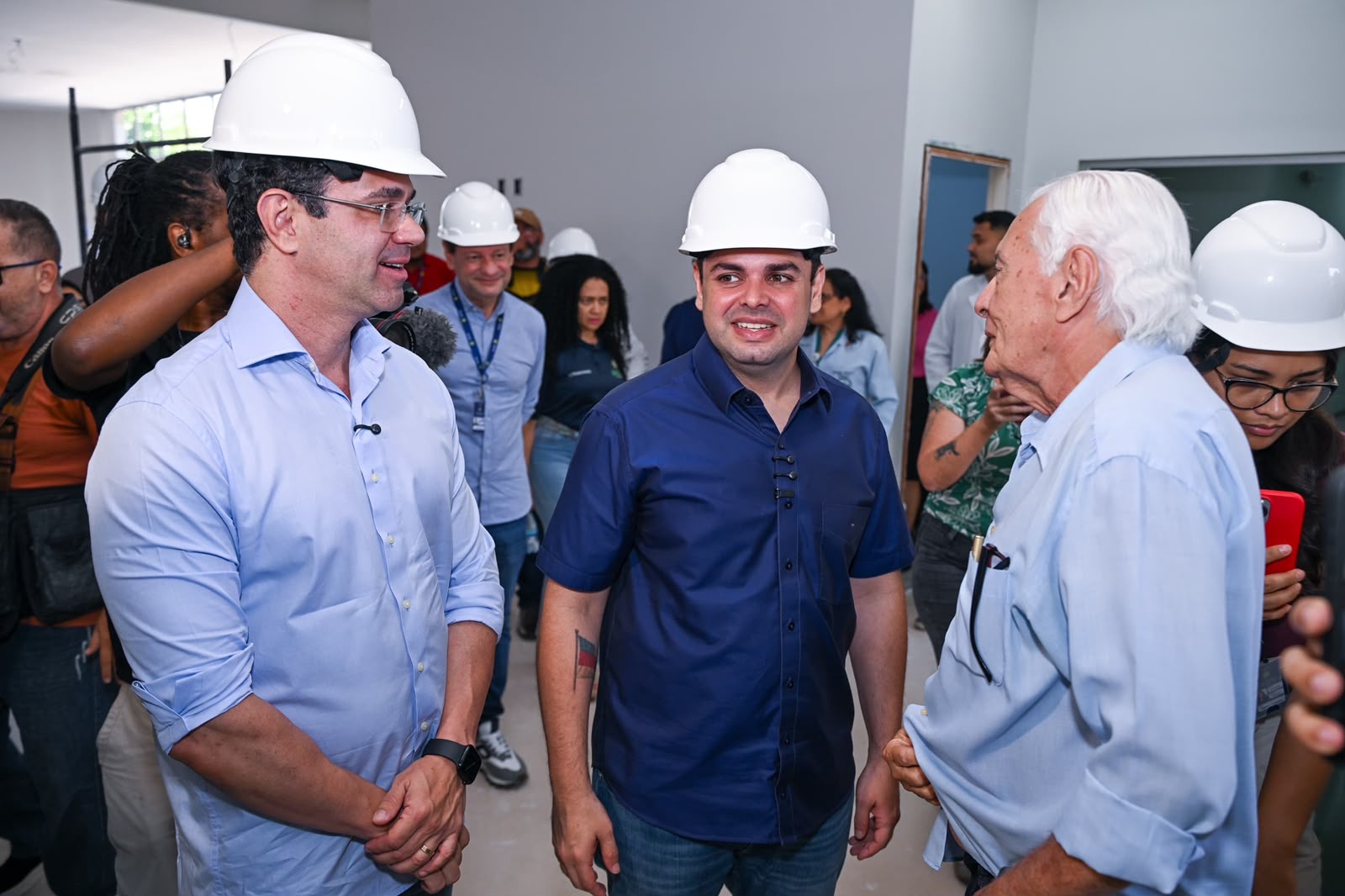 Roberto Cidade vistoria obras de revitalização do SPA Eliameme Rodrigues Mady e do Hospital Tropical