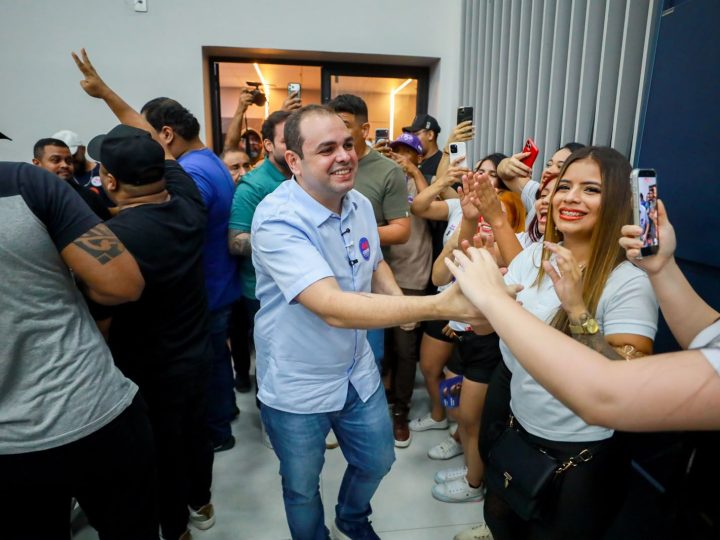Roberto Cidade dialoga com artistas e produtores culturais sobre propostas para o setor