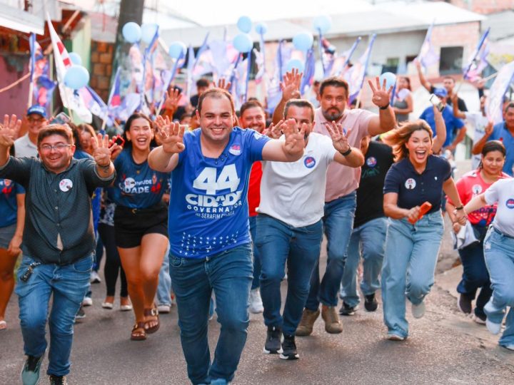 Roberto Cidade destaca propostas para a educação durante caminhada no Santo Agostinho